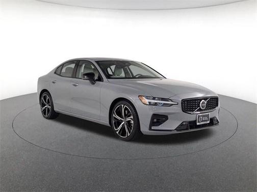 2024 Volvo S60 B5 Core Dark Theme