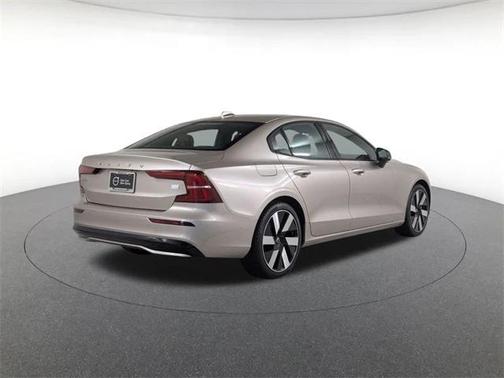 2024 Volvo S60 Recharge Plug-In Hybrid T8 Ultimate Dark Theme