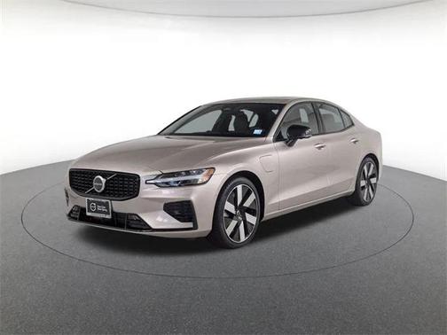 2024 Volvo S60 Recharge Plug-In Hybrid T8 Ultimate Dark Theme