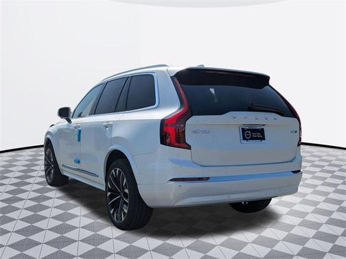 2025 Volvo XC90 B5 Ultra 7-Seater