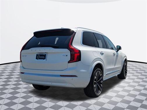 2025 Volvo XC90 B5 Ultra 7-Seater
