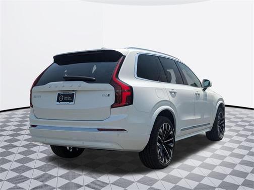 2025 Volvo XC90 B6 Plus 6-Seater