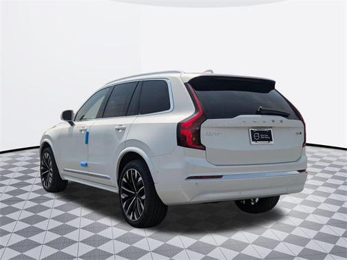 2025 Volvo XC90 B6 Plus 6-Seater