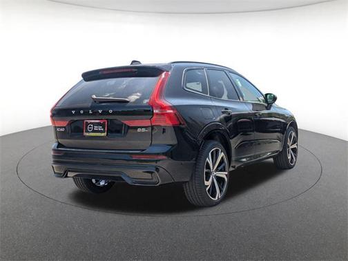 2025 Volvo XC60 B5 Ultra