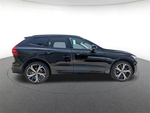 2025 Volvo XC60 B5 Ultra