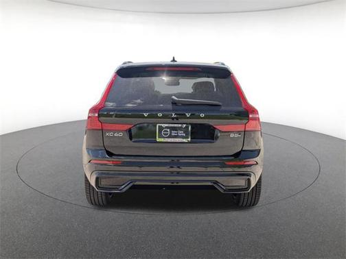 2025 Volvo XC60 B5 Ultra
