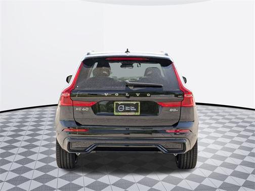 2025 Volvo XC60 B5 Ultra