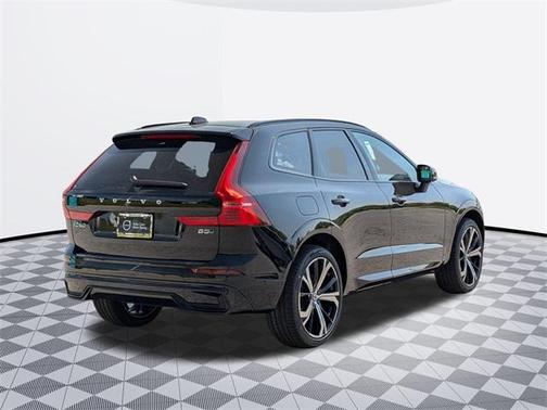 2025 Volvo XC60 B5 Ultra