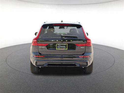 2025 Volvo XC60 B5 Ultra