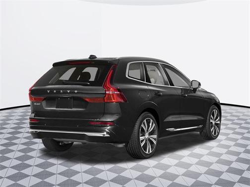 2025 Volvo XC60 B5 Ultra