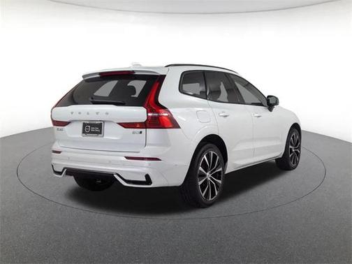 2025 Volvo XC60 B5 Plus