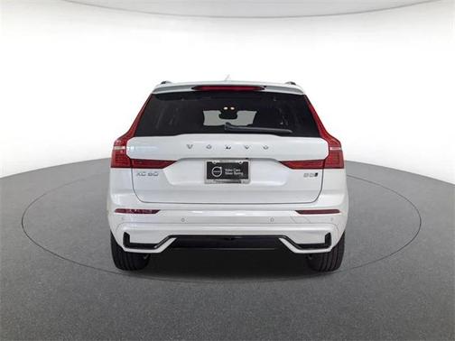 2025 Volvo XC60 B5 Plus