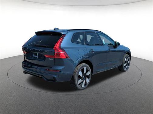 2025 Volvo XC60 Plug-In Hybrid T8 Plus
