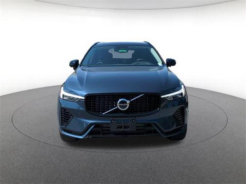 2025 Volvo XC60 Plug-In Hybrid T8 Plus