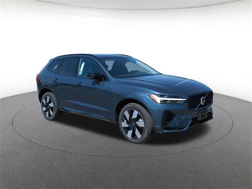 2025 Volvo XC60 Plug-In Hybrid T8 Plus