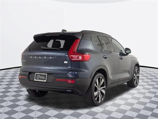 2022 Volvo XC40 Recharge Pure Electric P8 Twin Plus