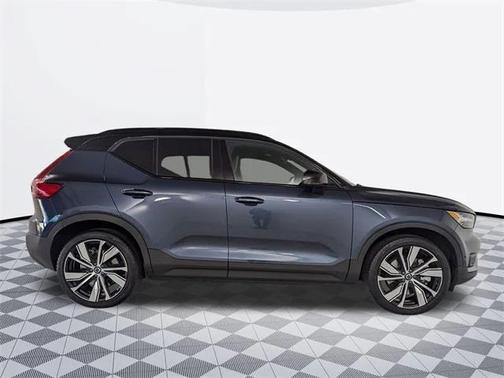2022 Volvo XC40 Recharge Pure Electric P8 Twin Plus