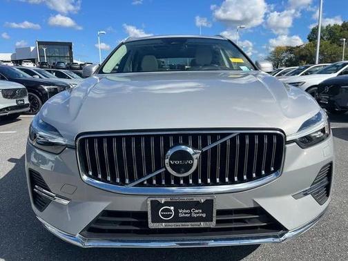 2023 Volvo XC60 B5 Plus Bright Theme