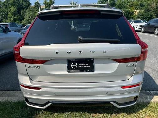 2023 Volvo XC60 B5 Plus Dark Theme