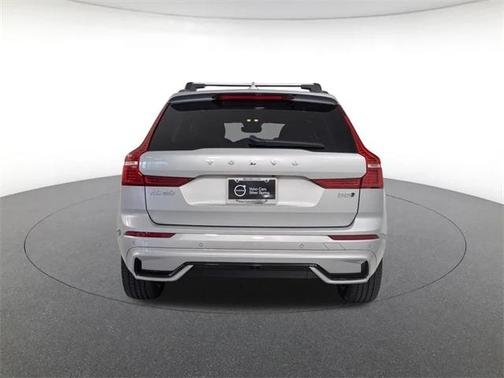 2023 Volvo XC60 B5 Plus Dark Theme
