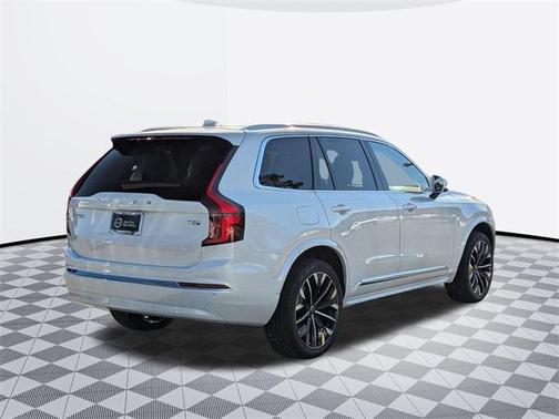 2025 Volvo XC90 Plug-In Hybrid T8 Plus 7-Seater
