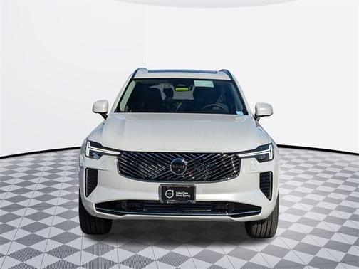 2025 Volvo XC90 Plug-In Hybrid T8 Plus 7-Seater