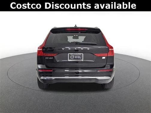 2023 Volvo XC60 Recharge Plug-In Hybrid T8 Plus Bright Theme