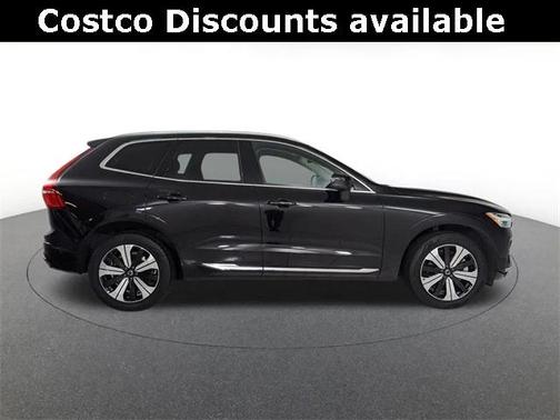 2023 Volvo XC60 Recharge Plug-In Hybrid T8 Plus Bright Theme