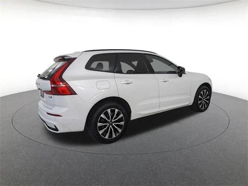 2025 Volvo XC60 B5 Plus