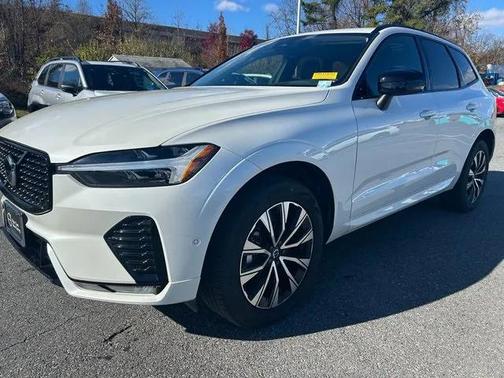 2025 Volvo XC60 B5 Plus