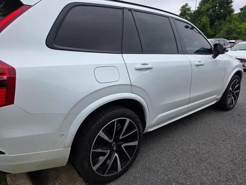 2023 Volvo XC90 Recharge Plug-In Hybrid T8 Plus Dark Theme 7-Seater