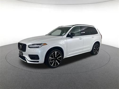2023 Volvo XC90 Recharge Plug-In Hybrid T8 Plus Dark Theme 7-Seater