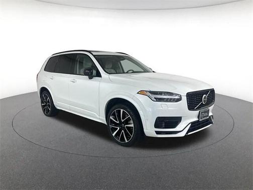 2023 Volvo XC90 Recharge Plug-In Hybrid T8 Plus Dark Theme 7-Seater