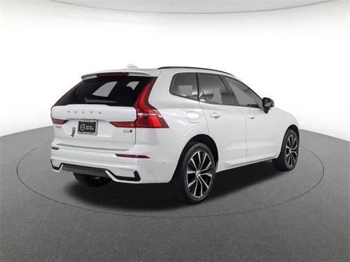 2025 Volvo XC60 B5 Plus
