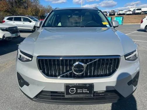 2023 Volvo XC40 B5 Plus Bright Theme