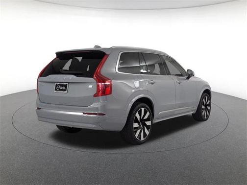 2024 Volvo XC90 Recharge Plug-In Hybrid T8 Ultimate Bright Theme 7-Seater