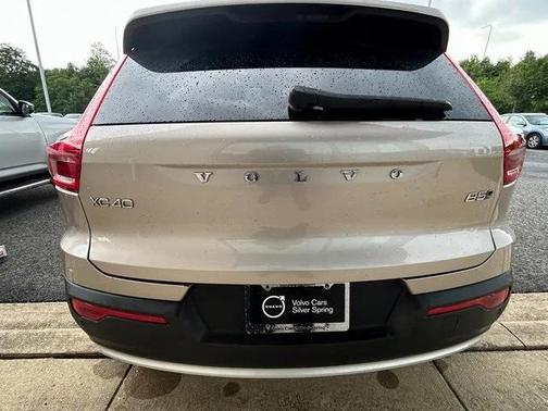 2023 Volvo XC40 B5 Plus Bright Theme