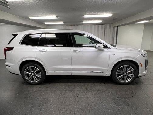 2025 Cadillac XT6 Premium Luxury FWD