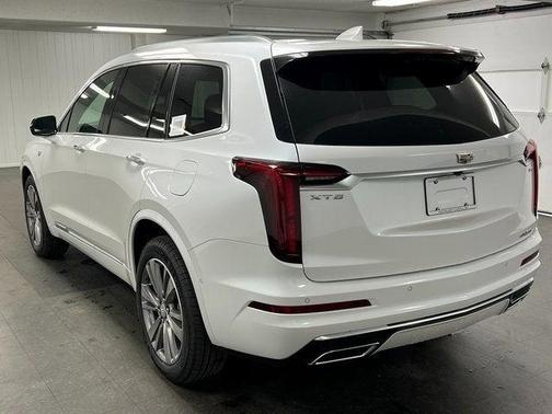 2025 Cadillac XT6 Premium Luxury FWD