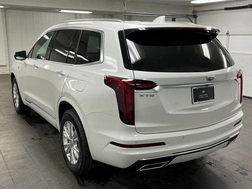 2025 Cadillac XT6 Luxury FWD