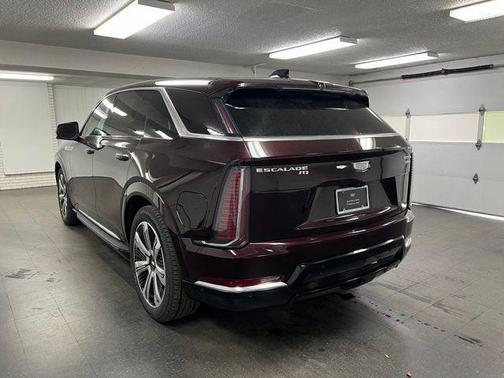 2025 Cadillac Escalade IQ Luxury 2