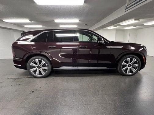 2025 Cadillac Escalade IQ Luxury 2