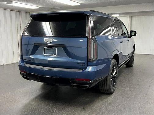 2026 Cadillac Escalade ESV Platinum Sport