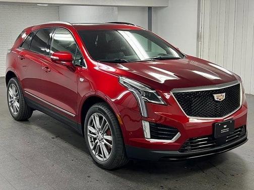 2025 Cadillac XT5 Sport
