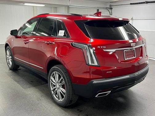 2025 Cadillac XT5 Sport