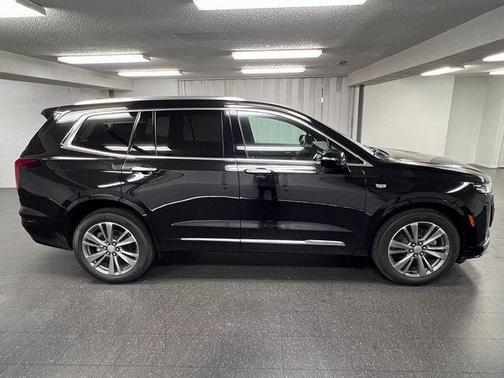 2025 Cadillac XT6 Premium Luxury AWD