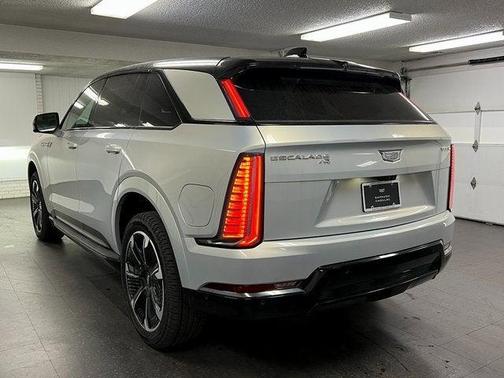 2025 Cadillac Escalade IQ Sport 1