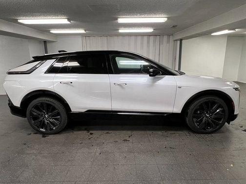 2025 Cadillac LYRIQ Sport