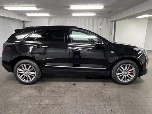 2025 Cadillac XT5 Sport