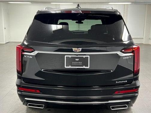 2025 Cadillac XT6 Luxury FWD